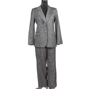Vtg Gallant Paris, NY Woman's Pant Suit 2 Pc Set